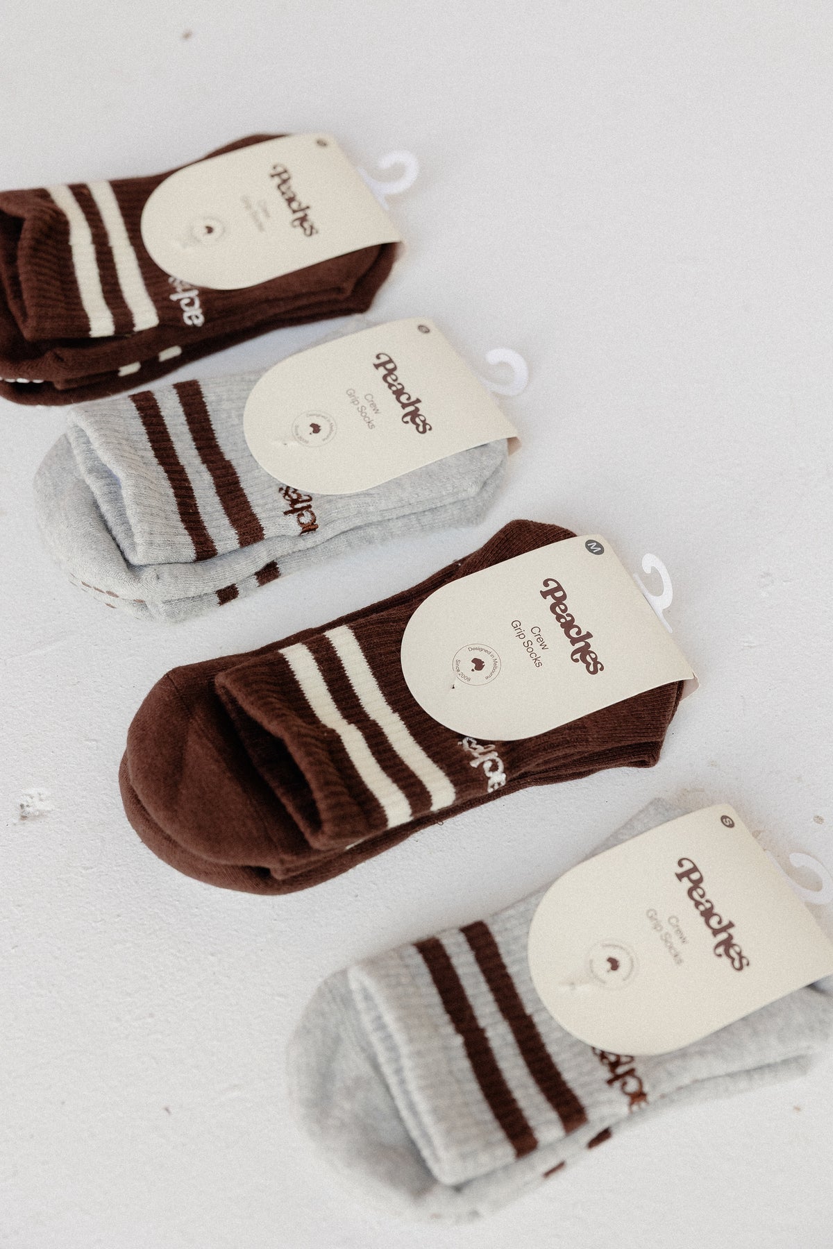 Peaches Grip Socks - Chocolate & Lychee