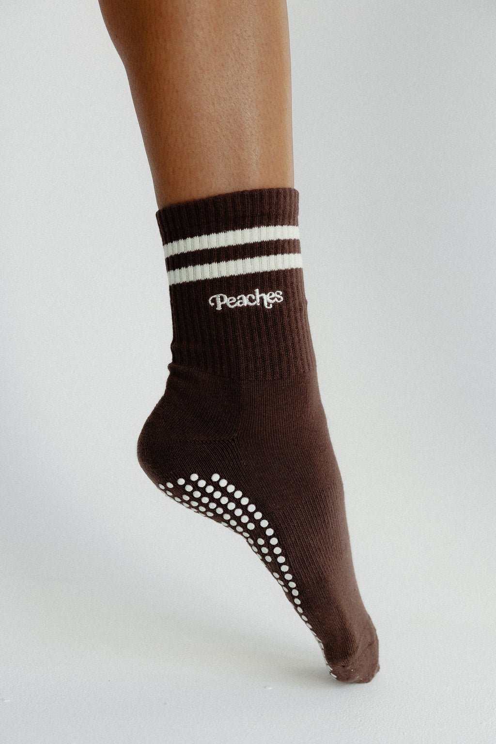 Peaches Grip Socks - Chocolate & Lychee