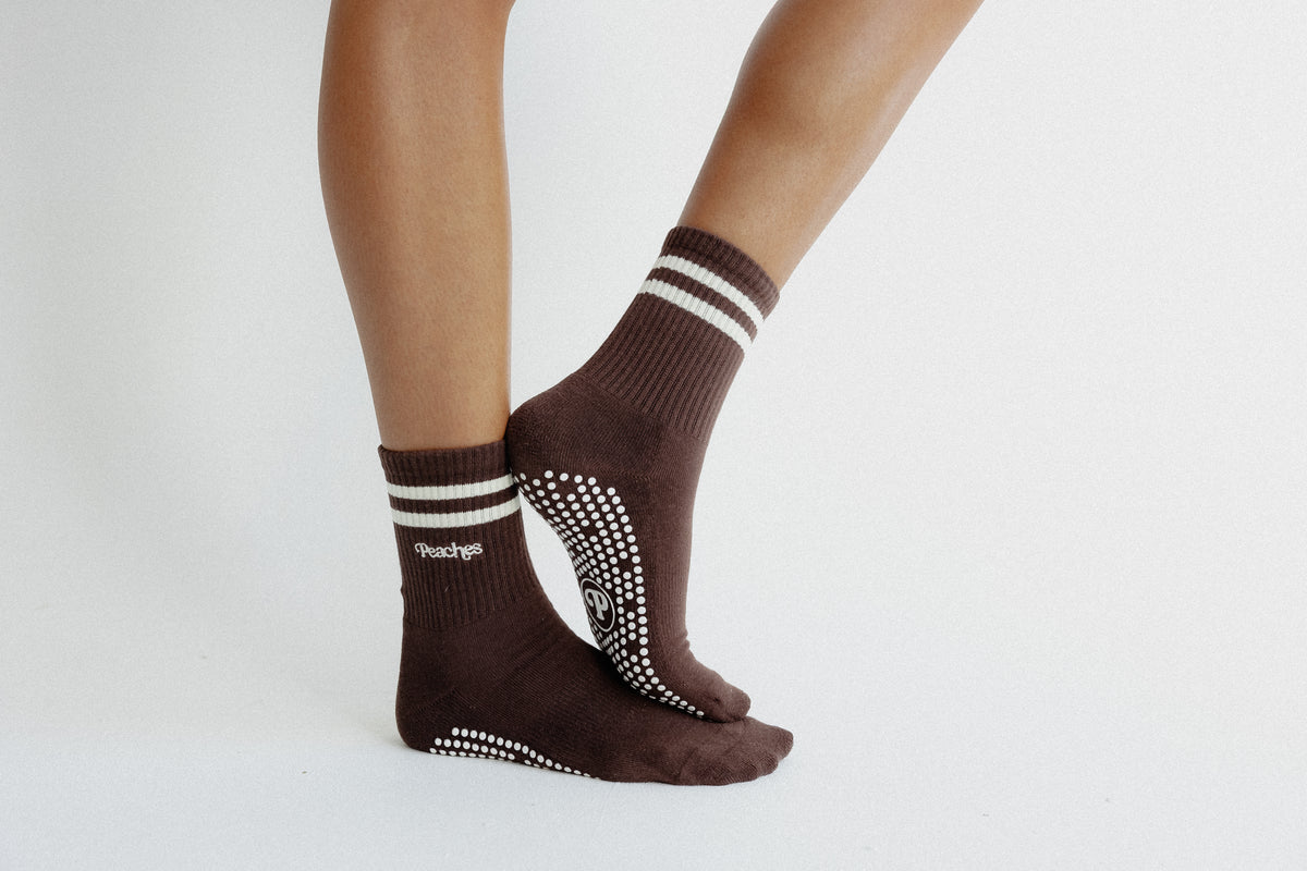 Peaches Grip Socks - Chocolate & Lychee